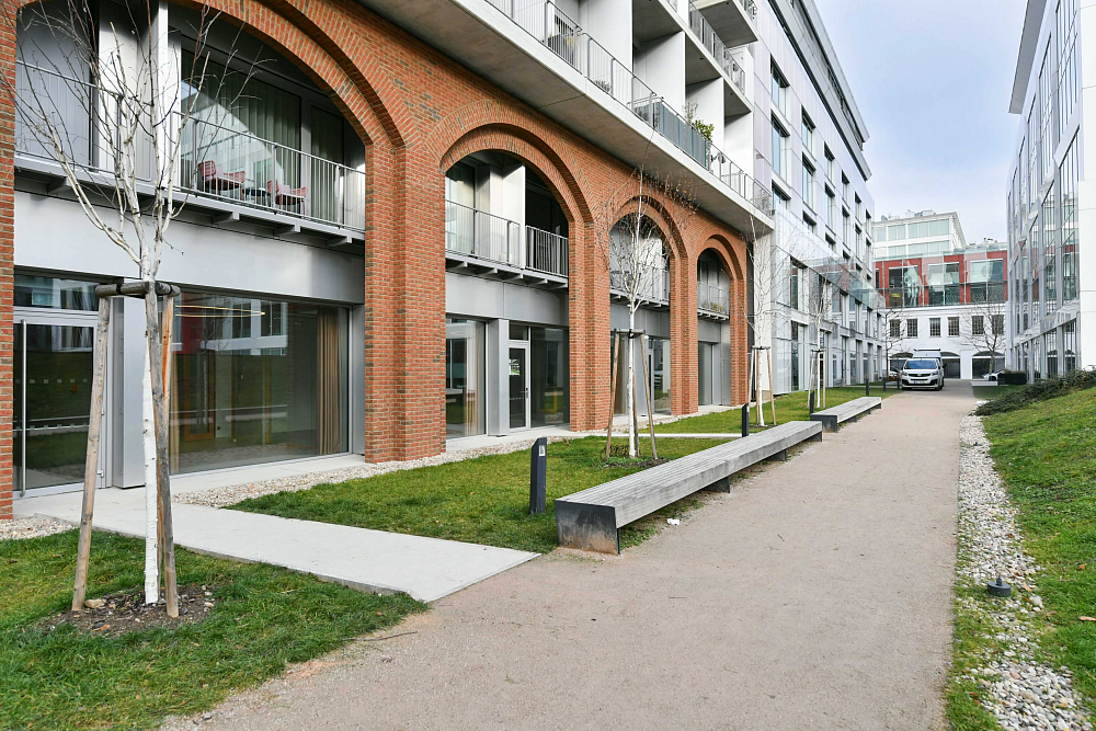Hlavné mesto Praha, Karlín - Praha 8 | Predaj, Kancelárské priestory, 892 m²