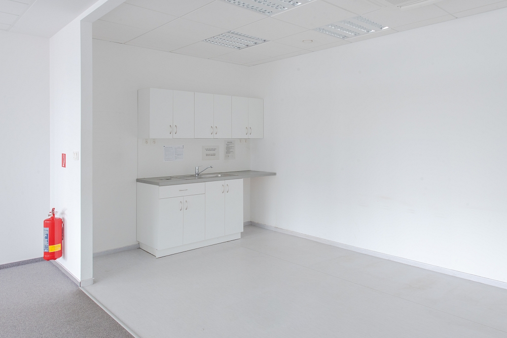 Rožňavská, Nové Mesto - Bratislava III | Rent, Office building, 3 983 m²