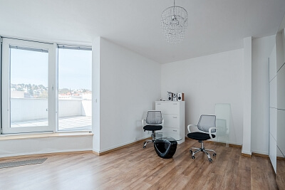Leškova, Staré Mesto - Bratislava I | Rent, Apartment Two-bedroom (3+kk), 157 m²