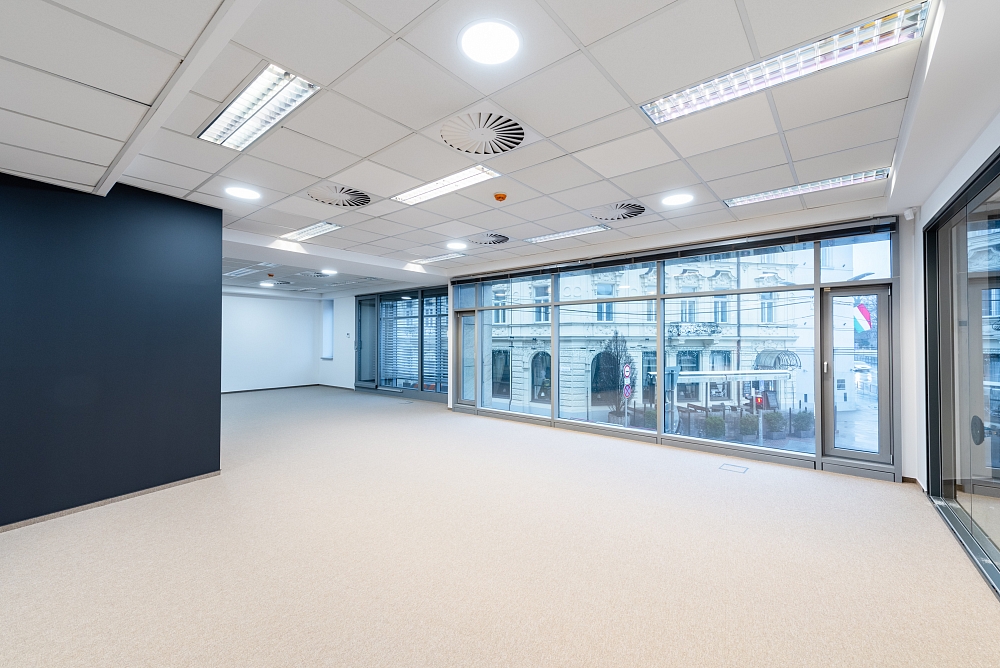 Hodžovo nám., Staré Mesto - Bratislava I | Prenájom, Kancelárské priestory, 700 m²