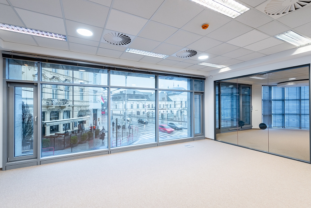 Hodžovo nám., Staré Mesto - Bratislava I | Prenájom, Kancelárské priestory, 700 m²